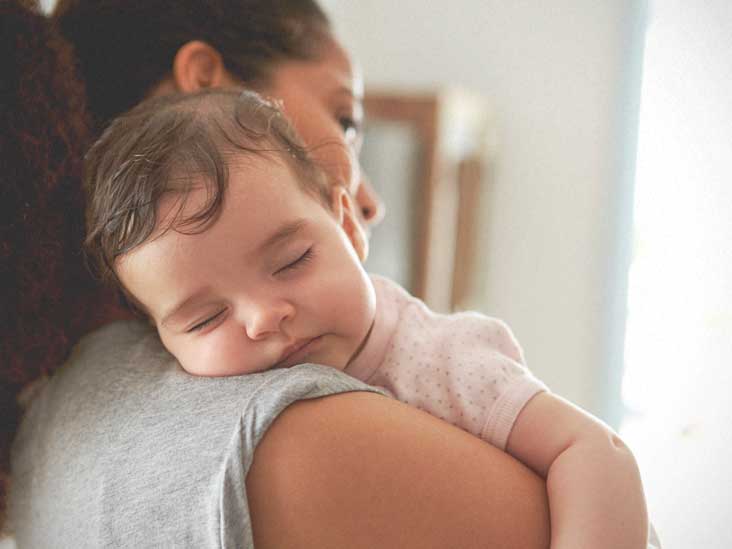 Trẻ sau khi bú mẹ thường có xu hướng dễ ngủ hơn bình thường