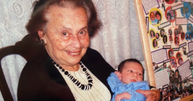 Sobrevivente do Holocausto (98) torna-se bisavó pela 35ª vez
