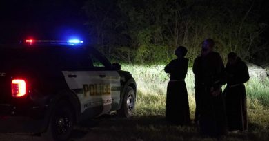 50 migrantes morrem após caminhão abandonado no calor do Texas