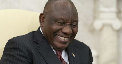 Sul-africano Ramaphosa nega acusações de lavagem de dinheiro