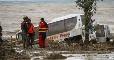 Um morto e 12 desaparecidos após deslizamento de terra em ilha italiana