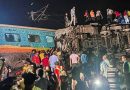 Trem de passageiros descarrilha na Índia e mata pelo menos 50