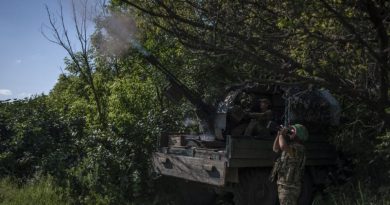 Ucrânia acusa forças russas de explodir barragem