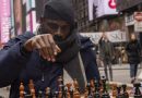 Campeão de xadrez nigeriano joga por 60 horas em novo recorde global