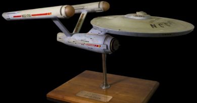 O primeiro modelo há muito perdido da USS Enterprise de Star Trek finalmente voltou para casa