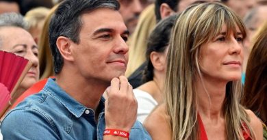 Sánchez, da Espanha, suspende funções públicas para “refletir” sobre o futuro