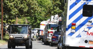 Impasse termina com quatro policiais mortos enquanto atiradores abrem fogo na Carolina do Norte