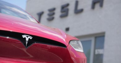 Lucro líquido da Tesla no primeiro trimestre cai 55% com queda nas vendas globais