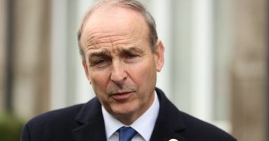 Política do Reino Unido em Ruanda leva requerentes de asilo para a Irlanda, diz Martin