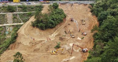 China envia vice-primeiro-ministro para supervisionar esforço de recuperação após colapso de estrada matar 48