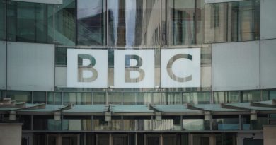 Revisão independente sobre a cobertura de migração da BBC encontra “riscos à imparcialidade”