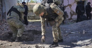 Ucrânia diz que a Rússia lançou um ataque para violar as defesas em Kharkiv